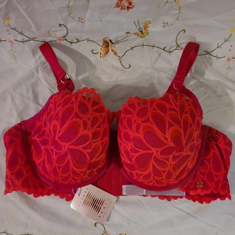 Savage X Fenty 44D Bra Hot Pink Lined Underwire Back Closure Lace Trim Rihanna
